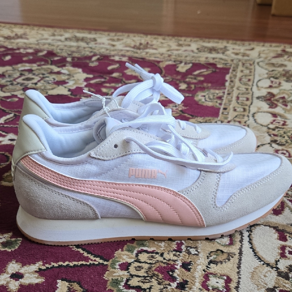 Puma Women's White and Light Pink Sneakers